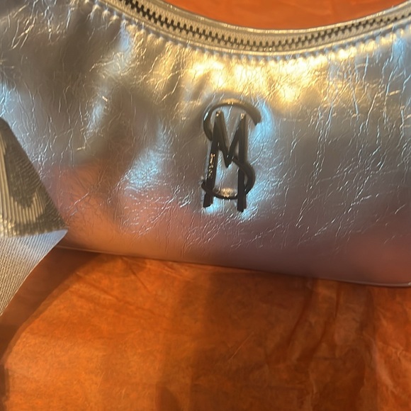 Steve Madden silver Bvital-S crossbody and pouch. NWT - Picture 4 of 7